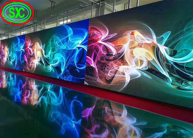 En el interior, pantalla LED de alta definición a todo color sin manchas, fondo de escena P2 P2.5