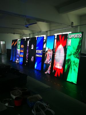 Buen precio P3 pantalla LED a todo color interior, pantalla del cartel de 1500 liendres LED para el centro comercial en línea