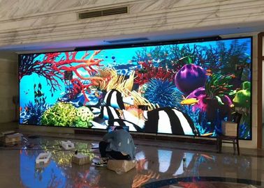Instalación fija de pared LED P5 interior con una frecuencia de actualización de 3840 Hz para salas de reuniones