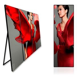 Pantalla de aluminio fundido de frente P2.5 Digital LED Poster Stereo Mount Fácil de instalar