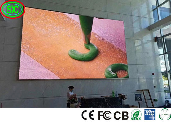 Pantalla LED de publicidad de fibra de carbono IP65 con 8 mm de píxeles con brillo ajustable
