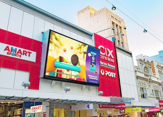 Panel de publicidad LED de gran tamaño para exteriores 5000 cd / m2 Brillo de color completo P10