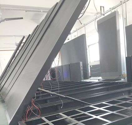 6mm Pitch de píxeles Exterior Display LED a todo color Control inalámbrico delantero / trasero IP65/IP54 Armario de acero planchado 32.5kg Peso