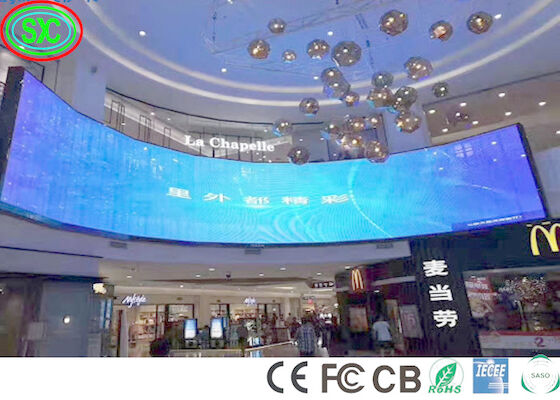 Pantalla LED de escenario curvado de interior de 1100cd/M2 P3.91 Pantalla de fondo de escenario de 240W/M2