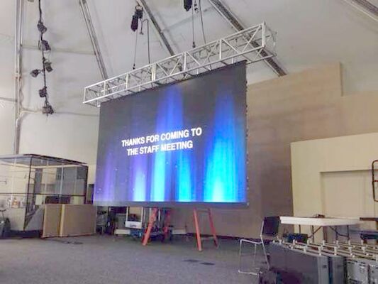 SMD2121 P5 para interiores con pantalla LED de fundición a presión de color completo