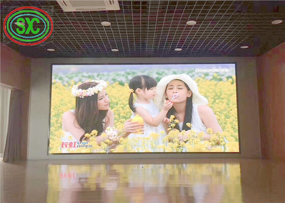 Pintura de alquiler de interiores 1.9 2.9Mm 2.97 Curva de la feria LED Panel de pantalla de pantalla rentable