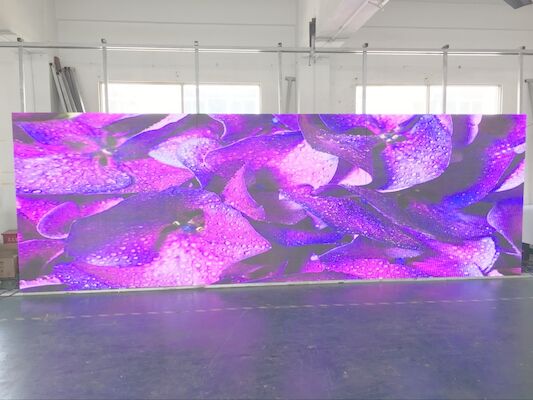 La etapa LED defiende frecuencia de actualización 3840hz del panel de pantalla LED del color del gabinete de alquiler P3.91/P4.81 500 la alta con curvatura