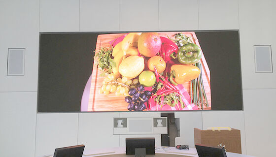Alta resolución y brillo de tono fino P1.875 Pantalla LED gigante de interior Tableros publicitarios a todo color