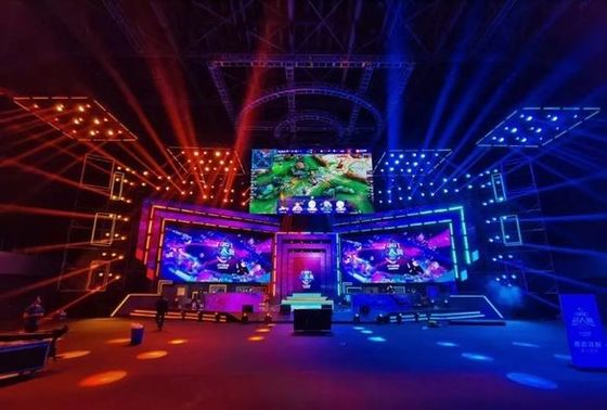 Buen precio Pantalla LED a todo color para interiores con tamaño de lámpara RGB 3 en 1 SMD2121 y procesamiento de señal de 10 o 14 bits para una salida de video fluida y vibrante en línea