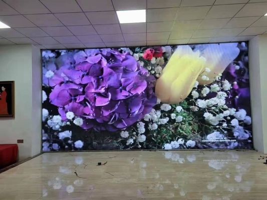 Pantalla LED a todo color para interiores con tamaño de lámpara RGB 3 en 1 SMD2121 y procesamiento de señal de 10 o 14 bits para una salida de video fluida y vibrante