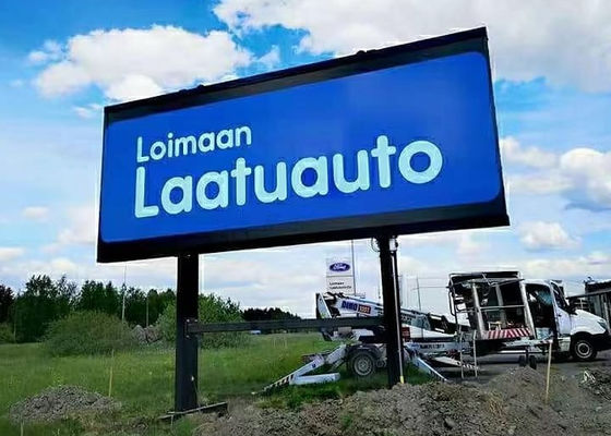 Pantalla de visualización llevada a todo color al aire libre de la cartelera grande P8 que hace publicidad de gran prenda impermeable