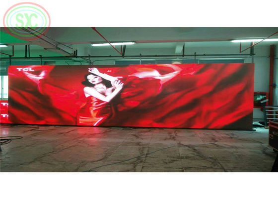 Buen precio La alta pantalla P2.5 interior de la frecuencia de actualización LED llevó la pantalla 5124 ic con la lámpara del kinglight en línea