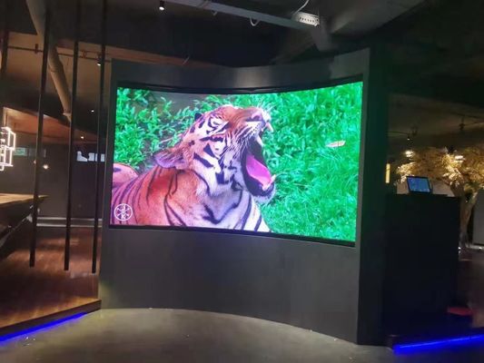 Buen precio La exhibición de aluminio a todo color interior 16scan del gabinete SMD3528 de P5 640x640m m llevó la pantalla del módulo del panel en línea