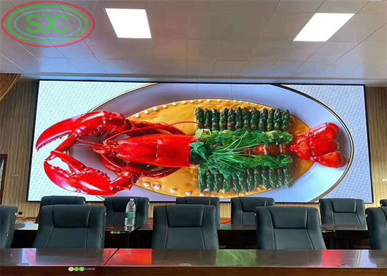 Instalación fija de pared LED P5 interior con una frecuencia de actualización de 3840 Hz para salas de reuniones