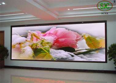 Alquiler de pantallas curvas/pantalla interior fija de pantalla LED a todo color con pequeño ancho 640mm*640mm P2.5 ultraclara