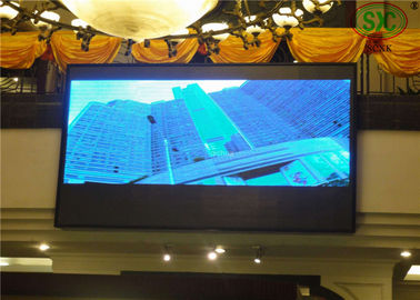 Alquiler de pantallas curvas/pantalla interior fija de pantalla LED a todo color con pequeño ancho 640mm*640mm P2.5 ultraclara