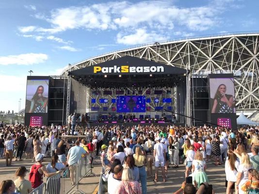 La prenda impermeable a todo color fijó P10 al aire libre 960x960m m LED que hacían publicidad del tablero de la pantalla de visualización