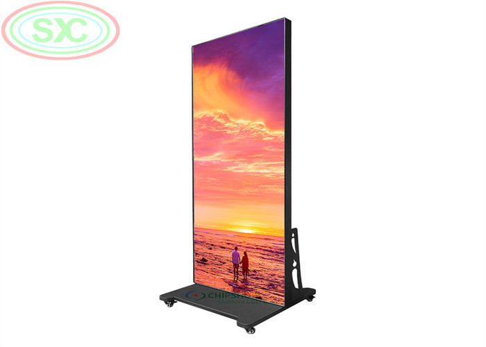 Pantalla LED de publicidad Tamaño de pantalla 680x2000mm y chips LED SMD2121 para sus necesidades publicitarias