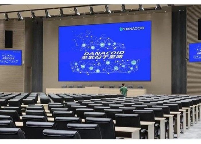 Cortinas llevadas a todo color interiores P4 para los anuncios, haciendo publicidad de la pantalla llevada