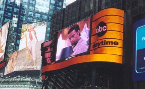 Pared exterior COB P0.9 pantalla LED IP65 diodo Nationstar, fuente de alimentación Meanwell 800W / m2