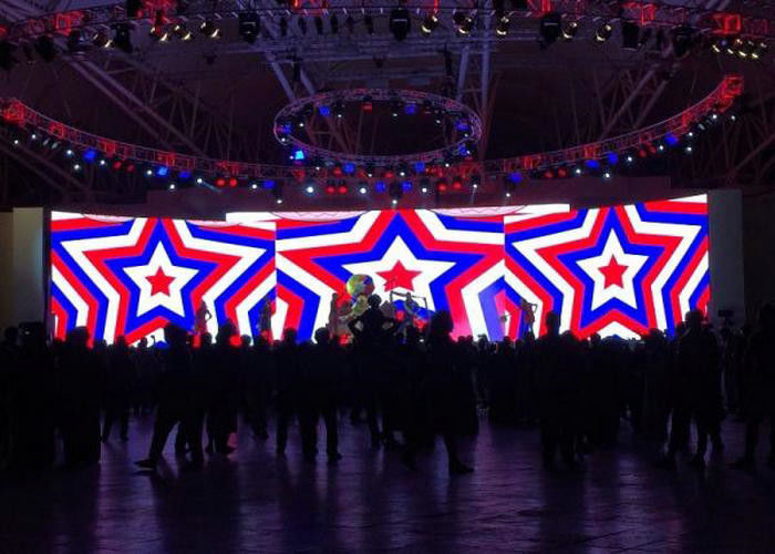 Pantalla de aluminio fundido a presión de color P2 LED / 2500 nits Gran pantalla LED exterior