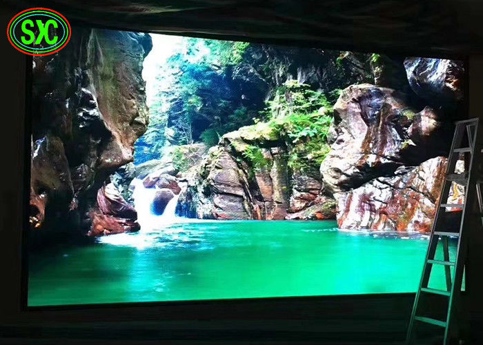 La pared video llevada Hd inconsútil ultra fina de la exhibición a presión la echada 3.9m m del pixel del gabinete de la fundición