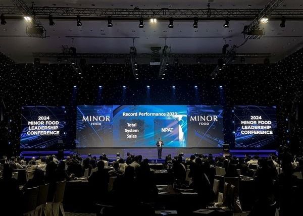 Pantalla de alquiler para escenario LED suspendida COB P2 HD 128*64 Resolución