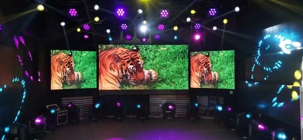 Escenario fijo Indoor Full Color LED Display P2.5,p3 pantalla LED, tasa de actualización de 3840hz, brillo de 1000 nit