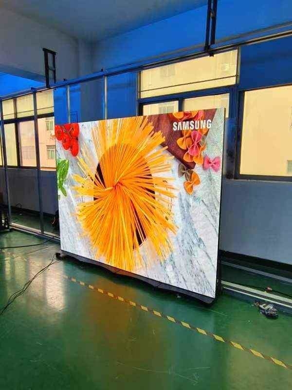 Pantalla LED tipo póster con configuración de color 1R1G1B, gabinete de aluminio y tamaño de módulo de 320x160mm
