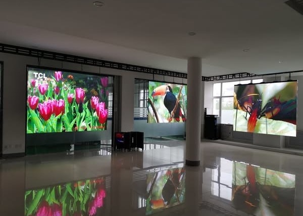 Alquiler de aluminio de fundición a presión pantalla LED resistente al agua 256 * 128mm P10 Estadio Perímetro pantalla LED