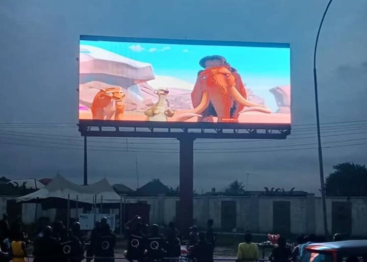 Display de pantalla LED a todo color para el exterior