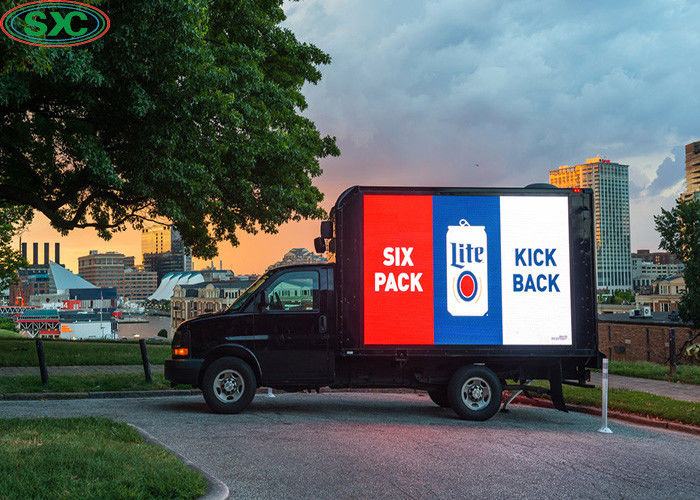 Publicidad al aire libre Display LED de camión móvil con gabinete de hierro o aluminio y modo de control sincrónico por ordenador