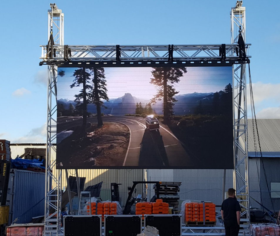 China Estadio exterior de color completo pantalla LED P10 IP65 960x960mm gabinete