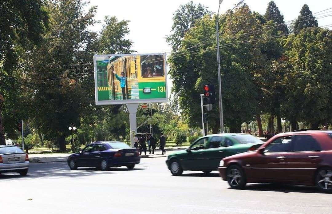 P10 Gran pantalla LED de alquiler a todo color para exteriores Panel de publicidad digital SMD2727