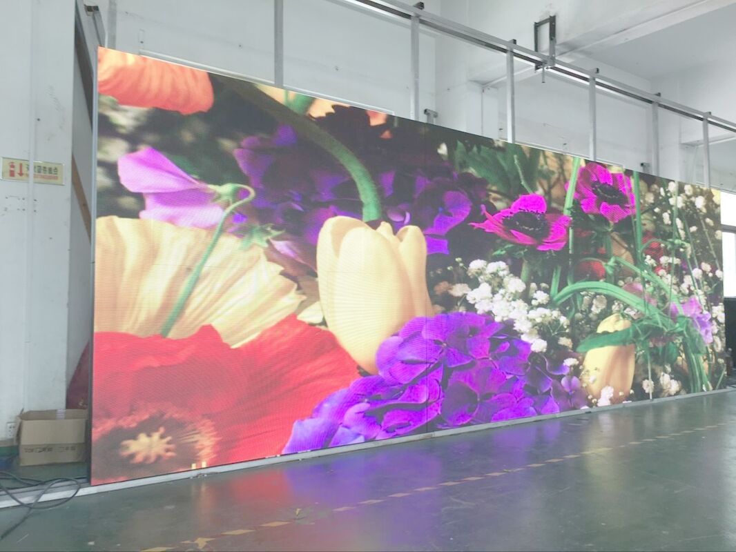 Alta tasa de refresco en interiores Ejecución de escenarios de alta calidad Pared LED flexible