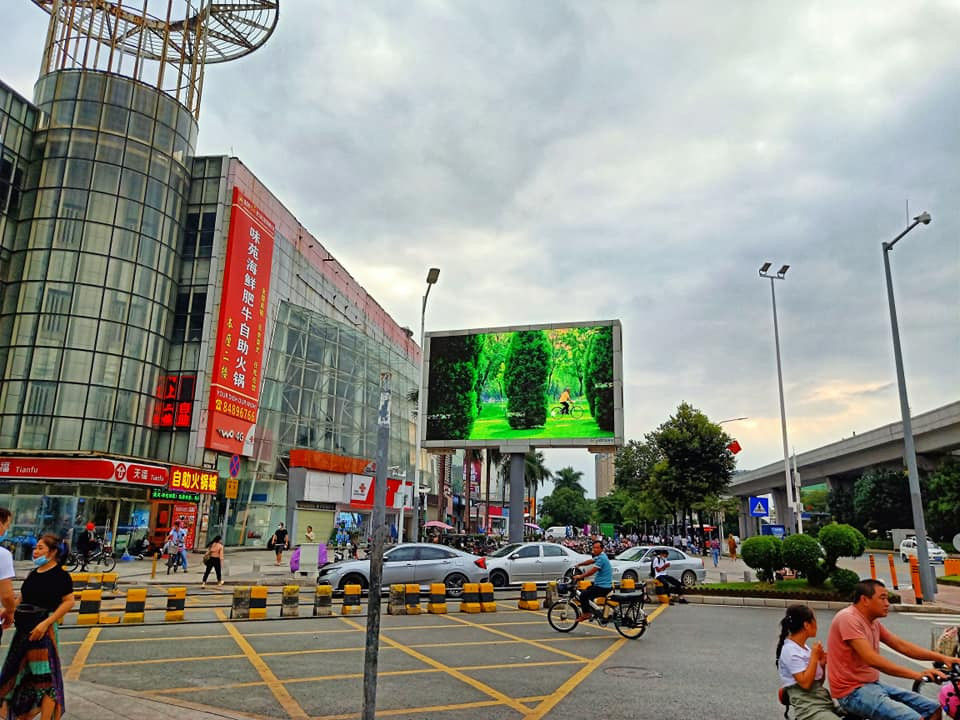 Pantalla de visualización llevada gigante de la prenda impermeable fija al aire libre a todo color video de la pared del estadio de fútbol P6 SMD HD de los tableros de publicidad