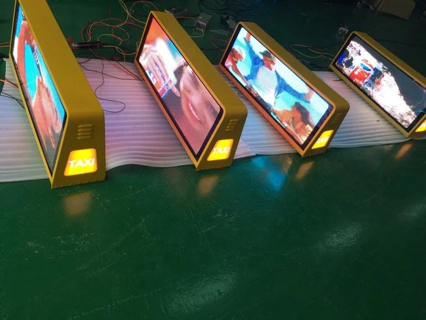 Configuraciones 1R1G1B Car LED Screen Board 192*64dot para publicidad y marketing de automóviles