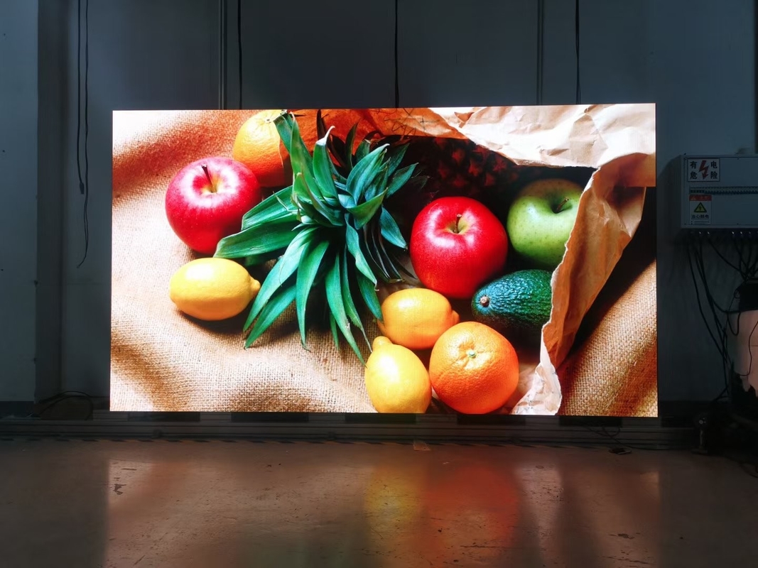 Ahorro energético en interiores con pantalla LED a todo color p3.91 con ajuste automático de brillo y ángulo de visión horizontal de 120 grados