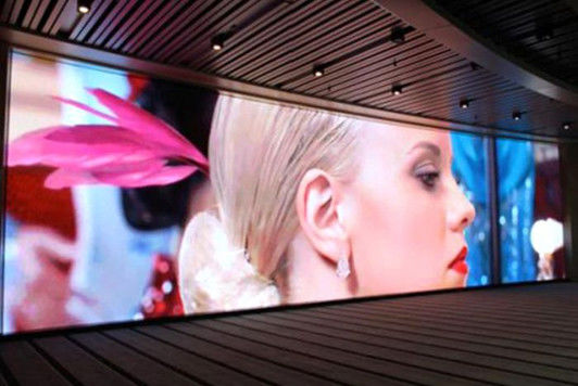 Buen precio Pantalla LED para interiores HD P4 IP43 SMD Pantalla digital LED Resolución de 3840Hz pantalla LED a todo color para interiores en línea