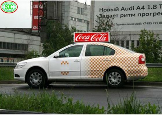 Teledirigido a todo color inconsútil P4 con prenda impermeable llevada elegante de la muestra IP65 del coche de WIFI