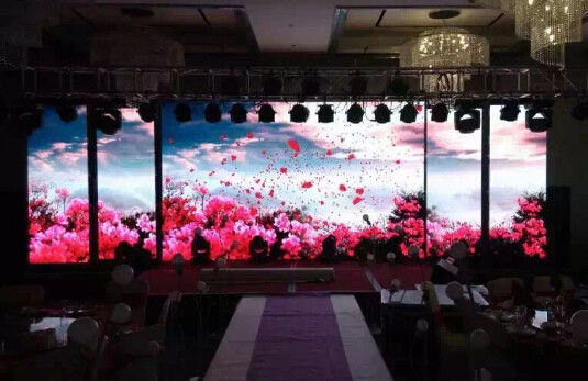 Buen precio RGB P5 SMD Led Indoor TV Screen Escenario de fondo Alquiler de pantalla a todo color en línea