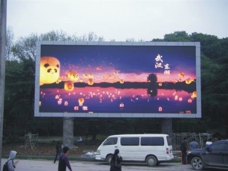 Buen precio 1/4 Escaneo exterior de color completo P10 LED Panes publicitarios LED en línea