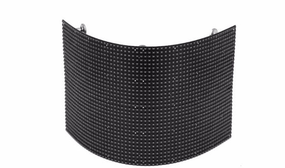 Buen precio P4 pantalla LED módulo flexible de led blando densidad de píxeles 62500 puntos / m2 SMD pantalla LED exterior pantalla de video LED En línea