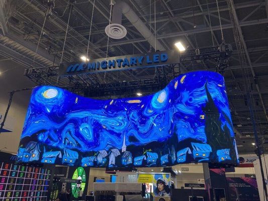 Buen precio HD 3 años de garantía a todo color 3840hz P3.91 Indoor Curved LED Display Screen para el escenario en línea