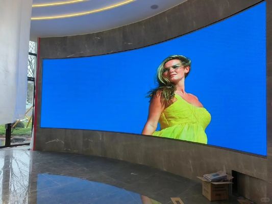 P2 GOB Display LED de color completo en interiores HD Video pared 640x640mm gabinete