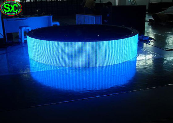 Buen precio Pantalla para hacer publicidad, 5500-6500 liendres de la pantalla LED de la cortina de la forma curvada P3.91 en línea