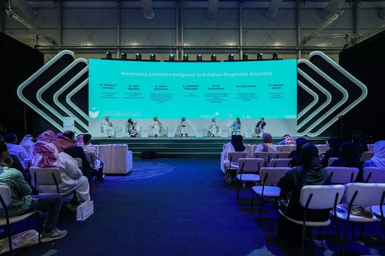 Buen precio Pantalla LED de alquiler de alta luminosidad P6 para interiores, pantalla LED comercial a todo color en línea