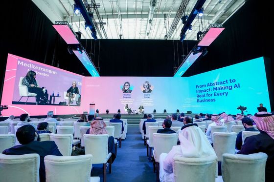 SMD2121 Tipo de lámpara Display LED de tono fino con material de gabinete de aluminio fundido a presión y 640000 puntos/m2 Densidad