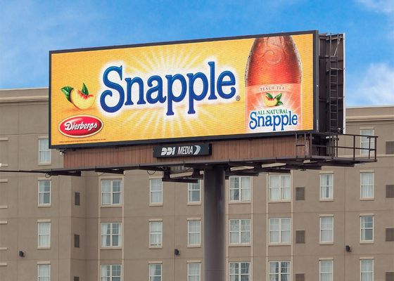 Buen precio Pantalla LED de publicidad impermeable 120° / 60° Ángulo de visión Densidad de píxeles alta de 62500/m2 para soluciones de publicidad al aire libre en línea