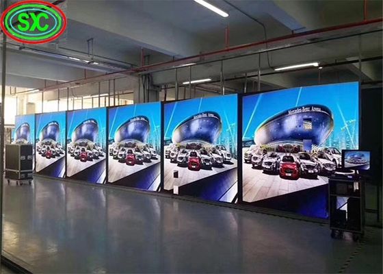 Buen precio Display LED de color completo de interior de alto brillo 84*84 puntos Resolución del módulo 1000 Brillo 500*1000mm Tamaño del gabinete en línea
